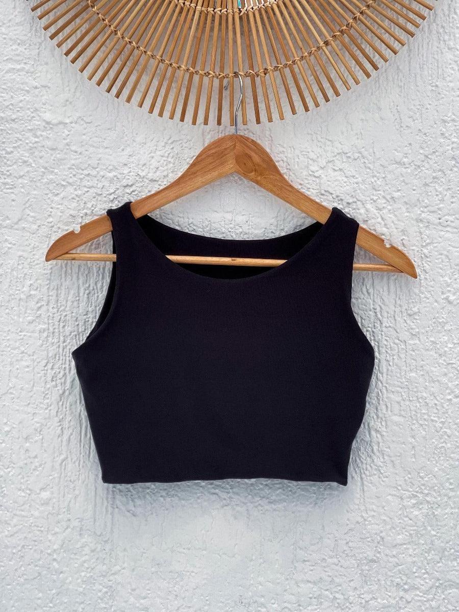 Moda Simples e Sofisticada: Como Usar o Cropped Patroa Liso no seu Dia a Dia