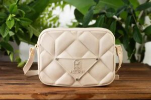 Looks Perfeitos? Só com Azura Rio: Bolsas e Sandálias para Você!