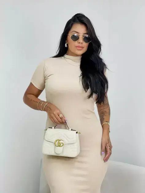 Tendências atuais em midi vestidos